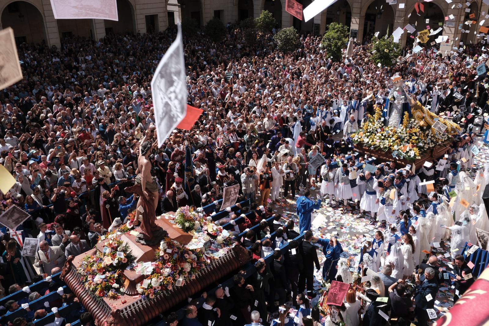 Más de 400.000 aleluyas celebran la Resurrección en Alicante