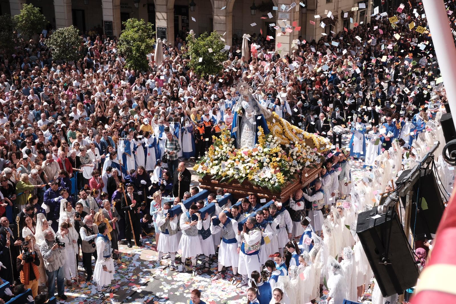 Más de 400.000 aleluyas celebran la Resurrección en Alicante