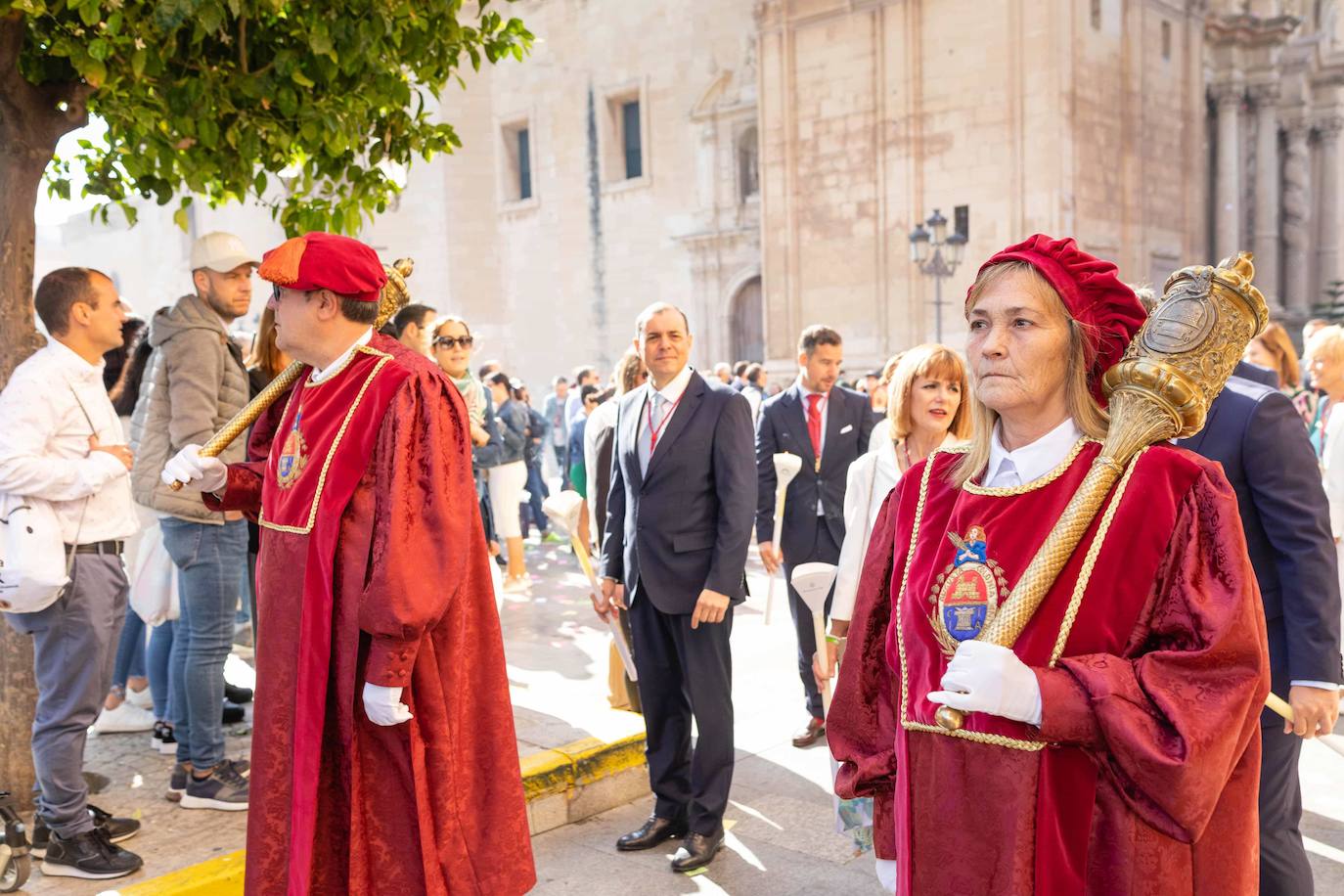La Procesión de las Aleluyas tiñe de color el Domingo de Pascua en Elche