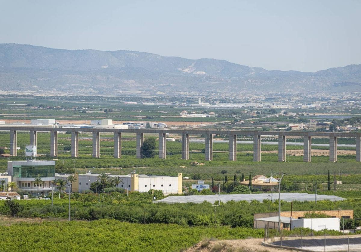 Tubería del Trasvase Tajo-Segura por la Vega Baja.