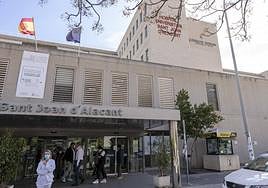 Entrada al Hospital de Sant Joan d'Alacant