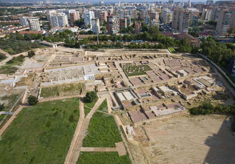 Imagen principal - Lucentum, Cava Gran de Agres y Torre almohade de Almudaina. 