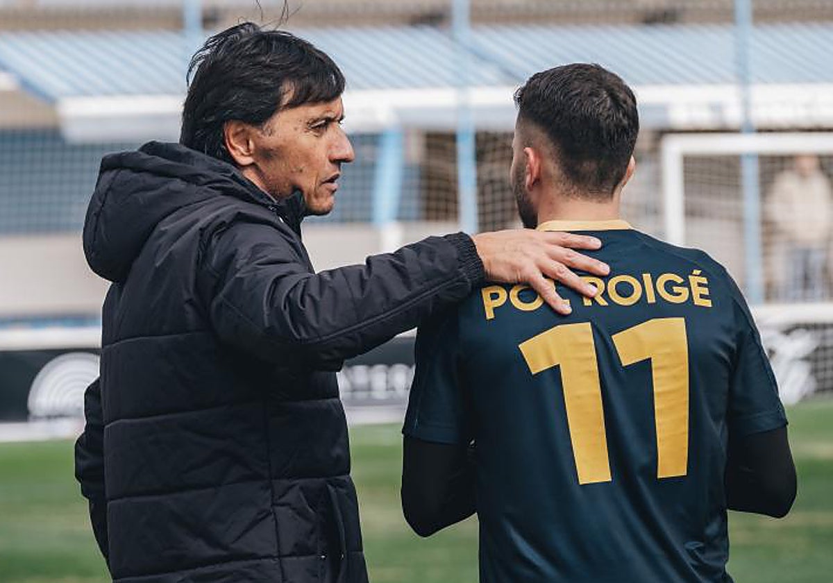 Gustavo Siviero da instrucciones a Pol Roigé en el Antonio Solana