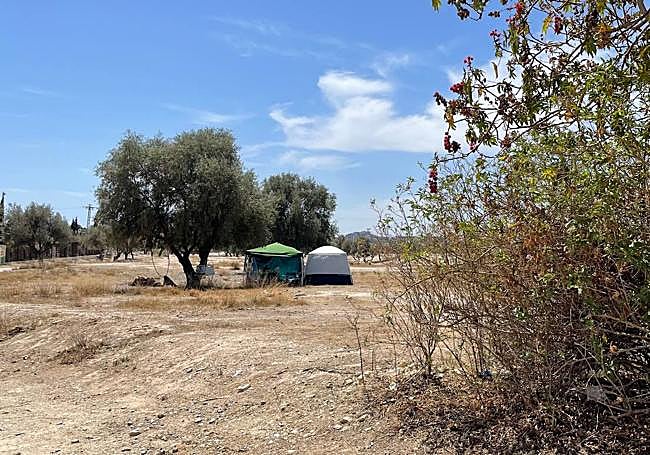 Las carpas de Bahamonde son las primeras en abrirse en Santa Faz.
