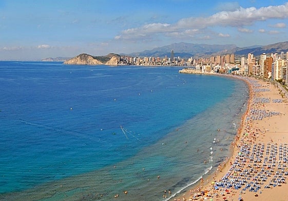Las playas de Benidorm volverán a llenarse los próximos fines de semana