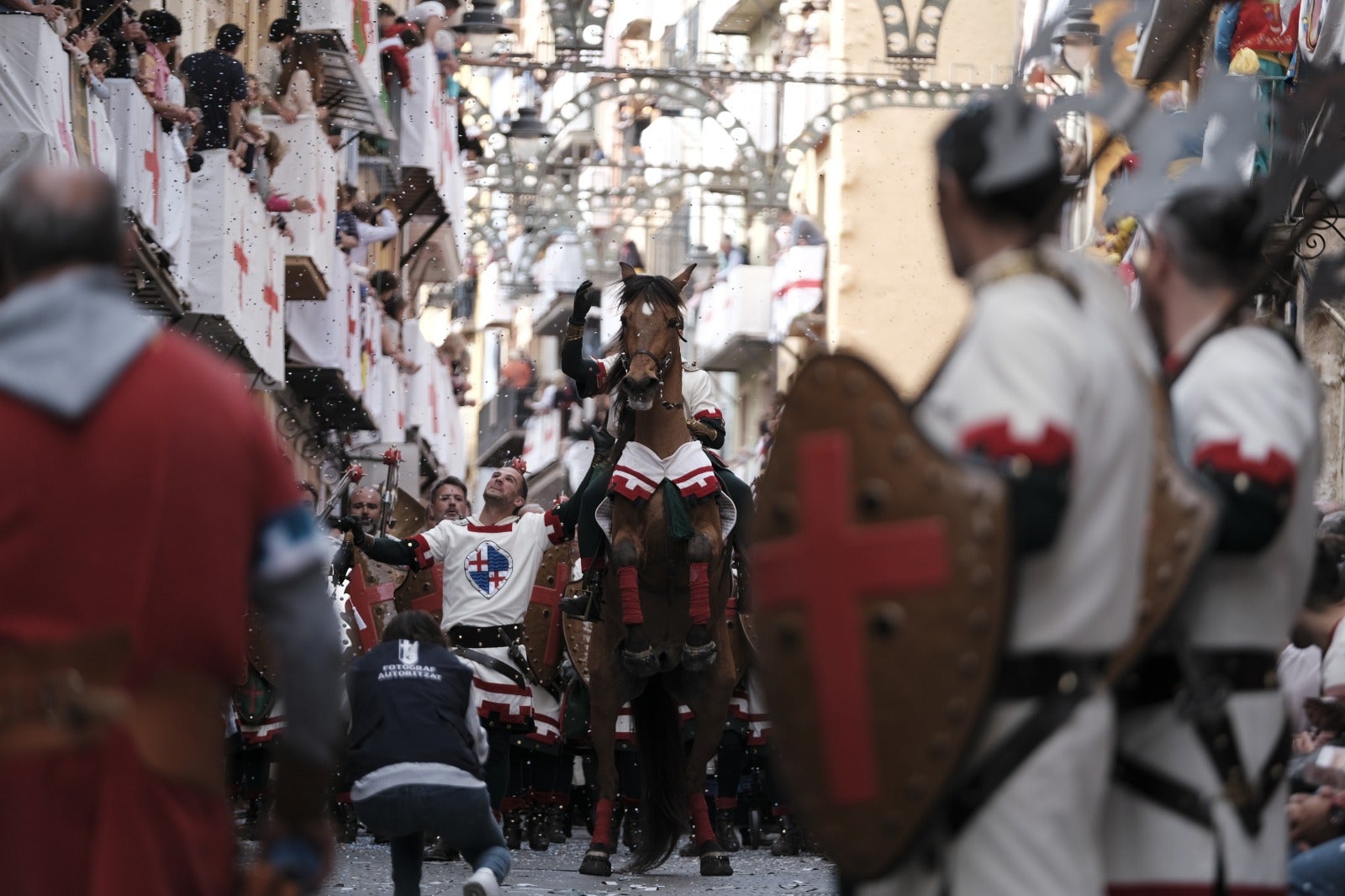 La alferecía de los Alcodianos pone el broche de oro a la Entrada Cristiana