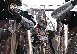 El álferez cristiano sobre su carroza