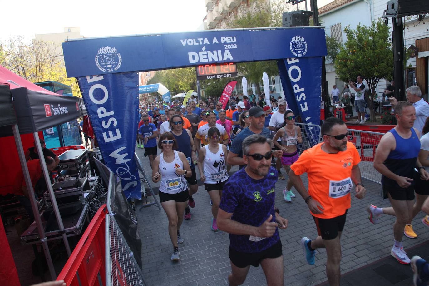 Más de 2.000 personas corren en la Volta a Peu de Dénia