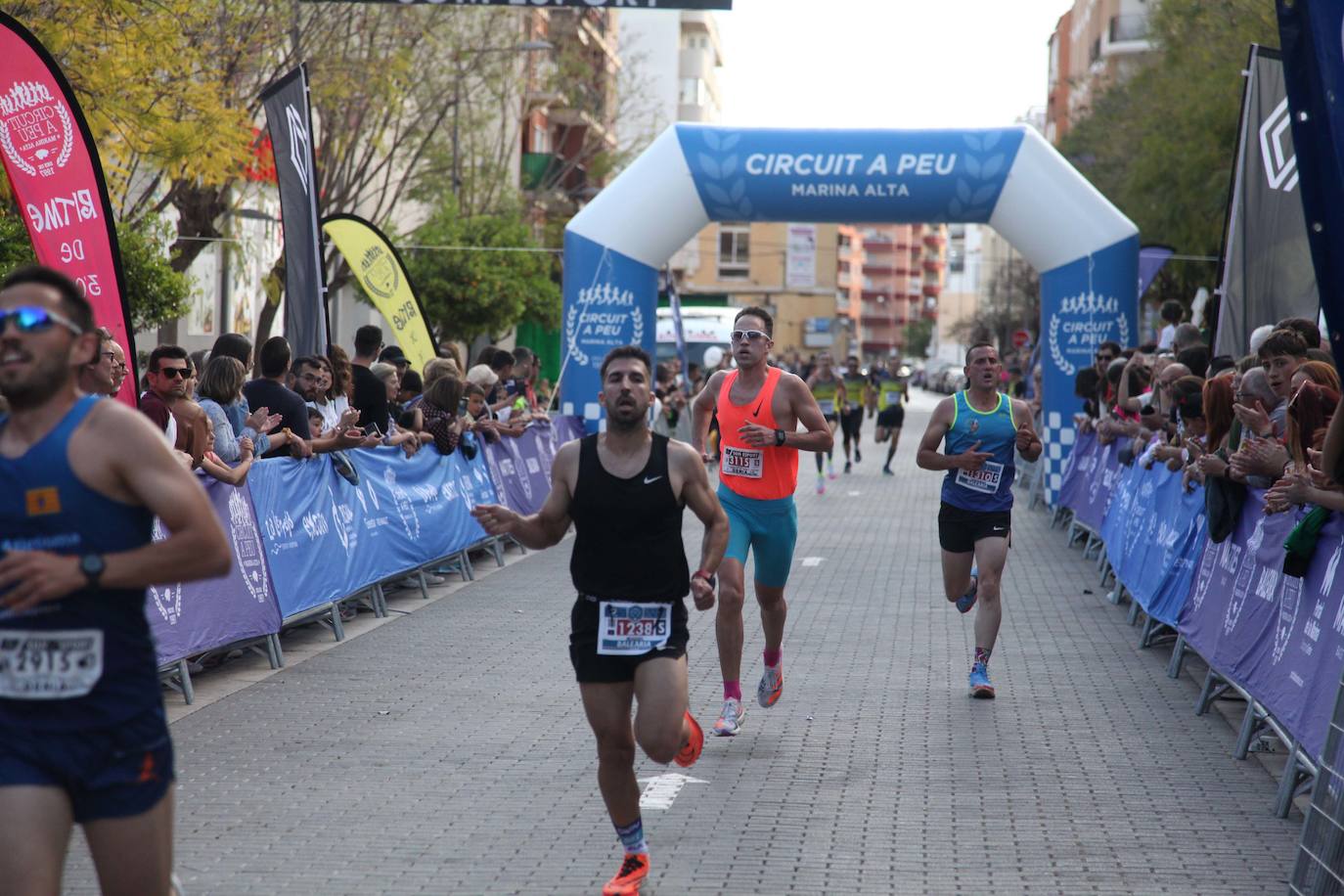 Más de 2.000 personas corren en la Volta a Peu de Dénia