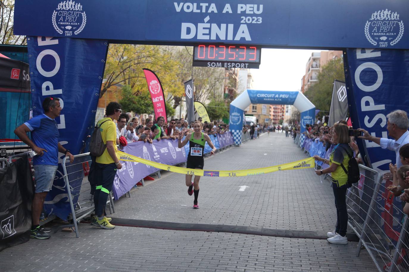 Más de 2.000 personas corren en la Volta a Peu de Dénia