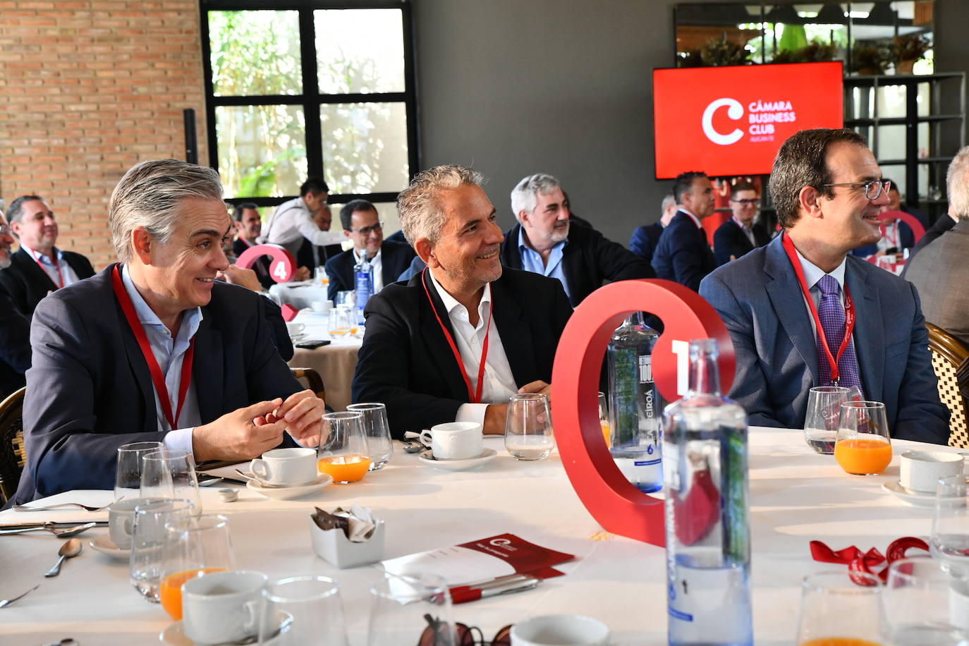 El presidente de la Generalitat se reúne con el empresariado alicantino en Sant Joan d&#039;Alacant