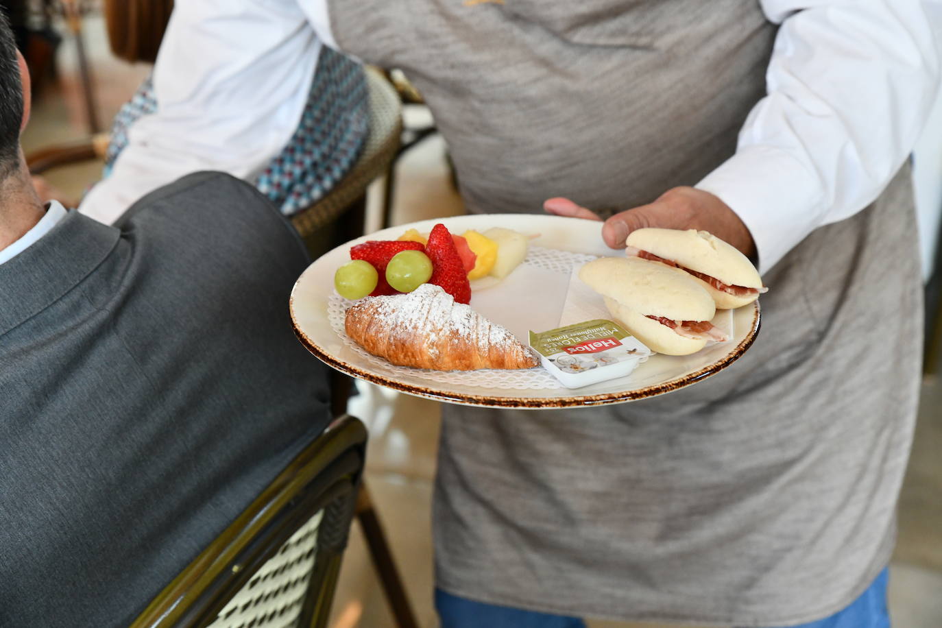 El presidente de la Generalitat se reúne con el empresariado alicantino en Sant Joan d&#039;Alacant