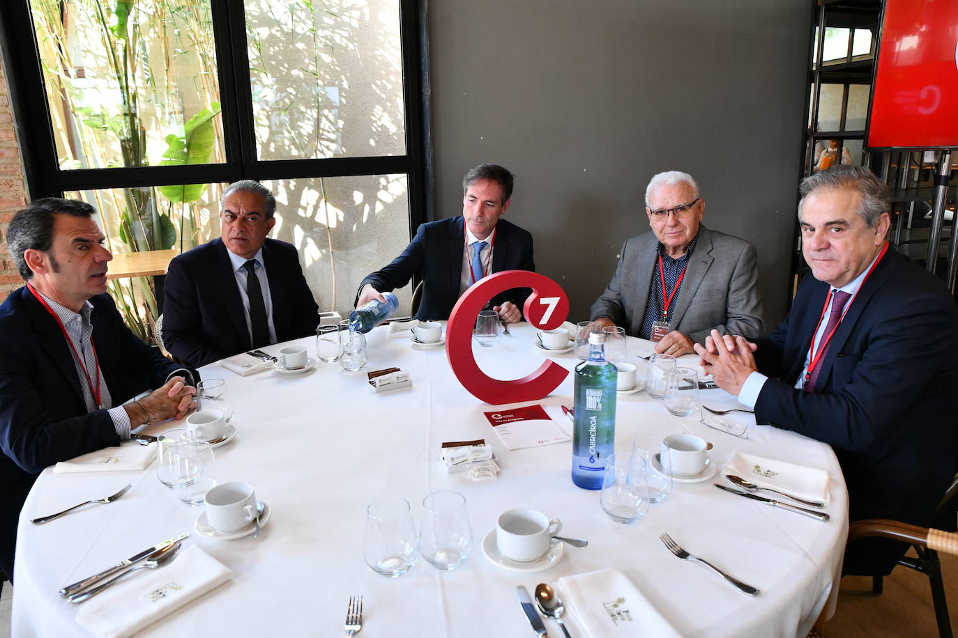 El presidente de la Generalitat se reúne con el empresariado alicantino en Sant Joan d&#039;Alacant