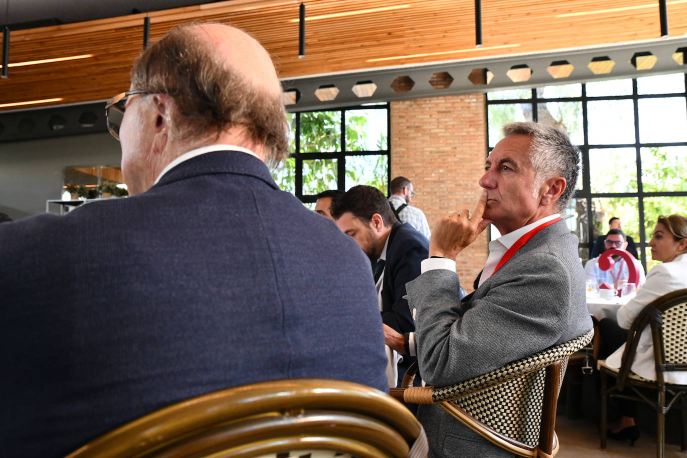 El presidente de la Generalitat se reúne con el empresariado alicantino en Sant Joan d&#039;Alacant