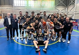 Celebración del ascenso del Cableworld Villena Petrer