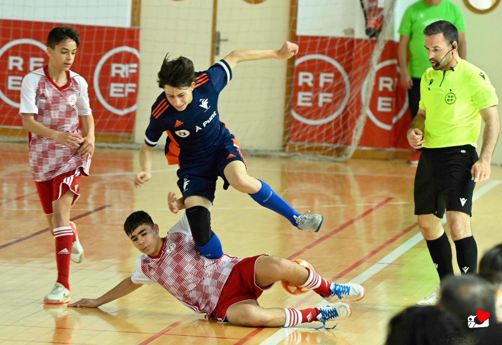 Tres de cinco de la Selección Valenciana Sub-14 de fútbol sala en el Nacional de San Javier