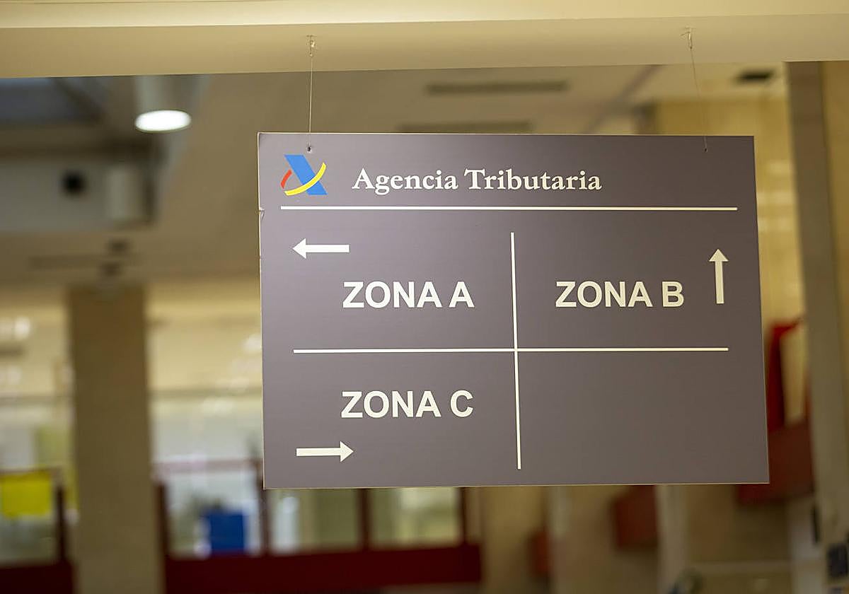 Cartel de una de las oficinas de la Agencia Tributaria