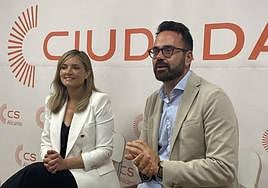 La portavoz nacional de Ciudadanos, Patricia Guasp, y el candidato a la Alcaldía, Adrián Santos.