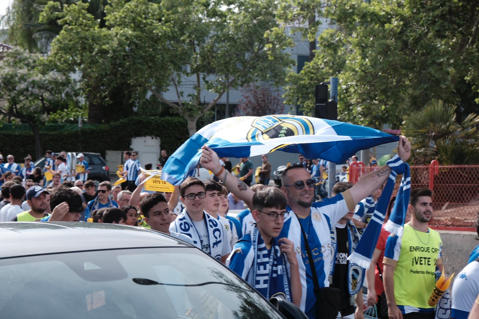 la-afici-n-del-h-rcules-cf-pide-la-marcha-de-enrique-ortiz-podemos