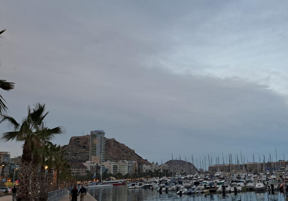 El paseo del puerto de Alicante