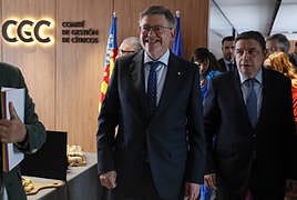 Puig (i) y Planas (d) a su llegada al acto conmemorativo del 50º aniversario e inauguración de la nueva sede del Comité de Gestión de Cítricos