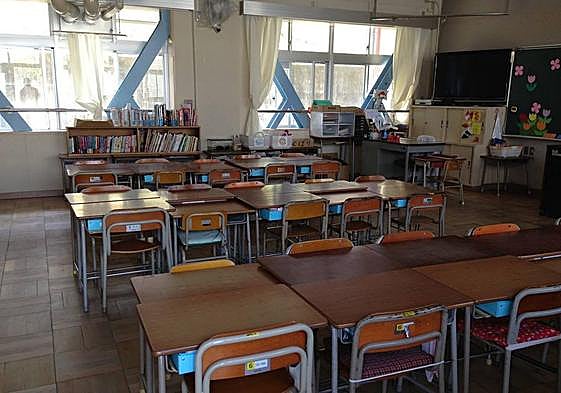 Interior del aula de un colegio.