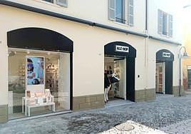 Fachada de la nueva tienda de Rávena