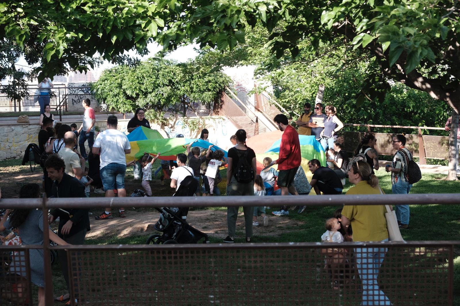 Alacant Desperta llena el monte Tossal de ritmo, color y diversión