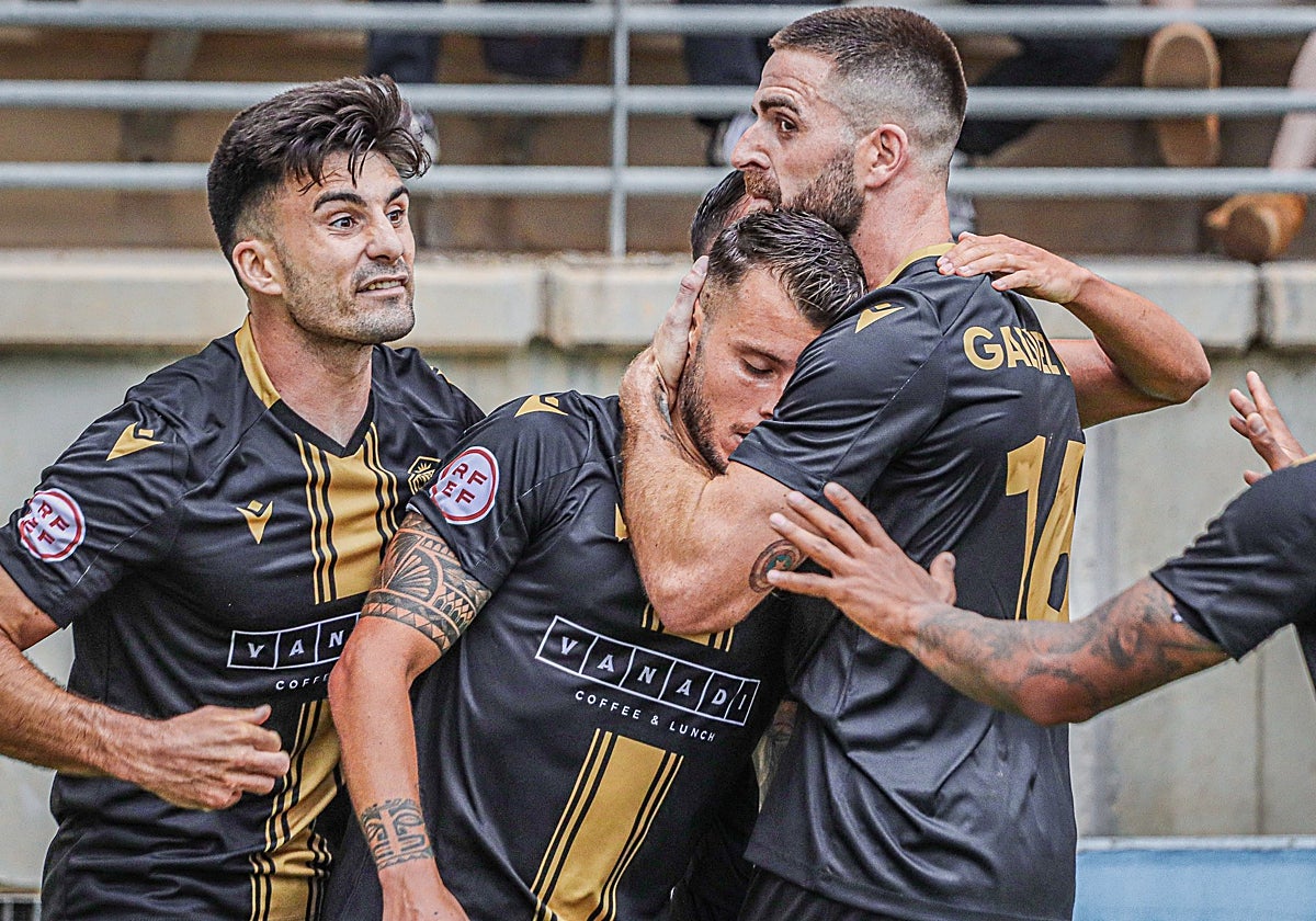 Celebración del gol de Pol Roigé en Murcia