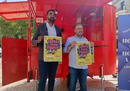 El organizador del evento, Amadou Sow, y el concejal de Comercio, Felip Sànchez.