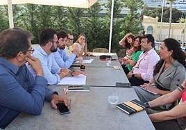 Reunión de Ciudadanos con las principales asociaciones turísticas de Alicante.