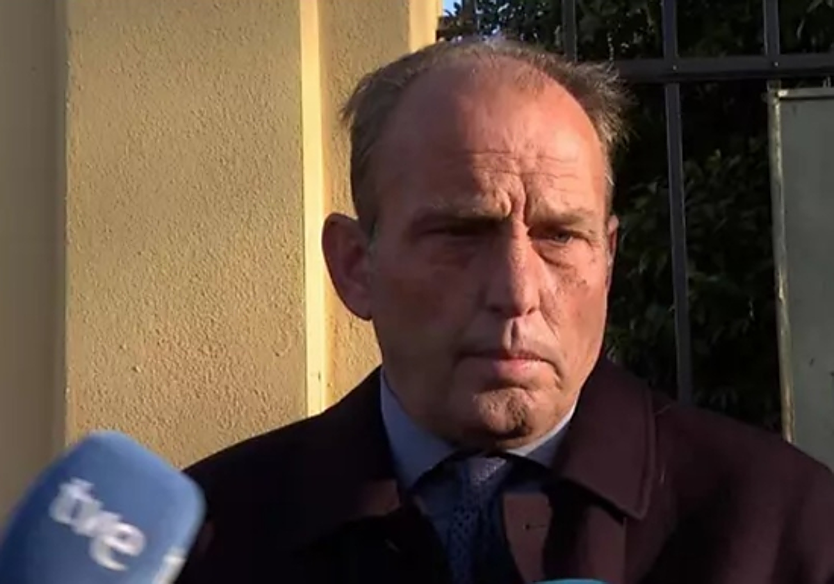 Juan José Jiménez, padre del caballero legionario Alejandro Jiménez, quien falleció durante unas maniobras en Agost.