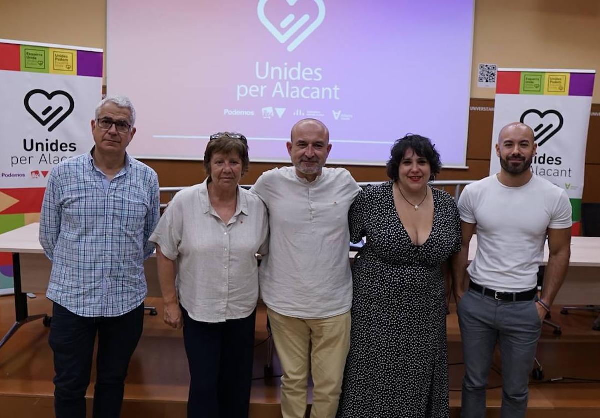 Los candidatos de Unides per Alacant, en la presentación del programa.