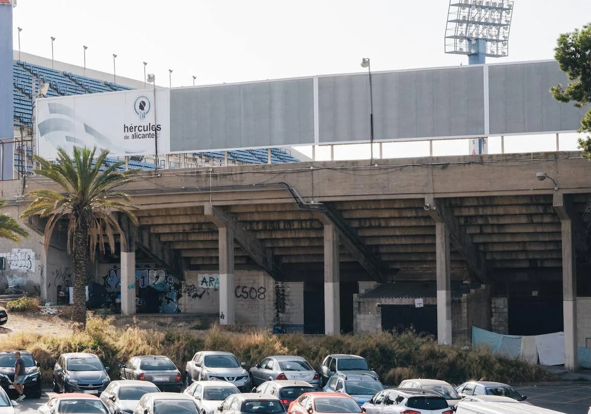 Inmediaciones del stadio José Rico Pérez