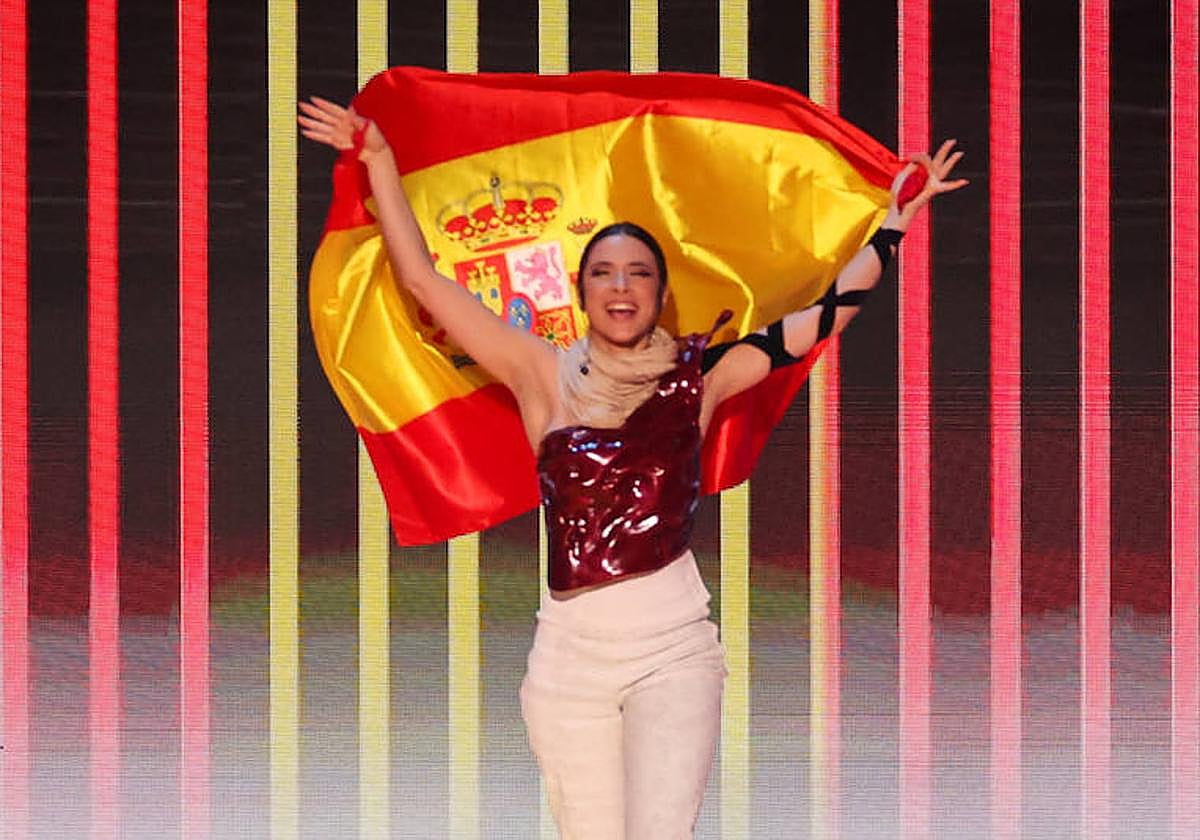 Blanca Paloma participa en un ensayo general antes de la final de Eurovisión 2023.