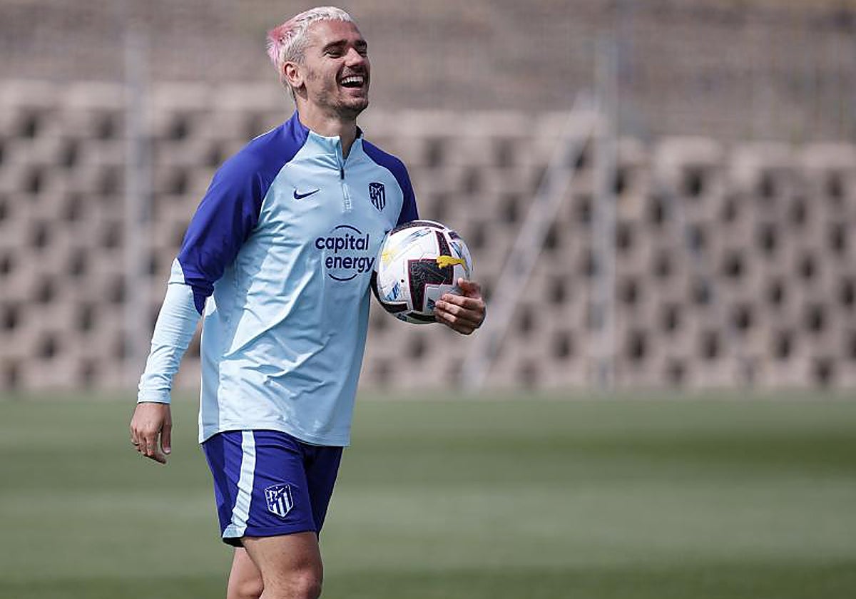 Antoine Griezmann, en el entrenamiento de este viernes con el Atlético