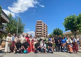 Los cargos festeros, políticos y los pirotécnicos.