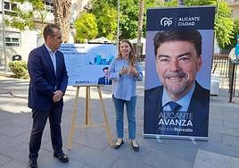 Toño Peral y Rocío Gómez, en la presentación del programa urbanístico del PP.