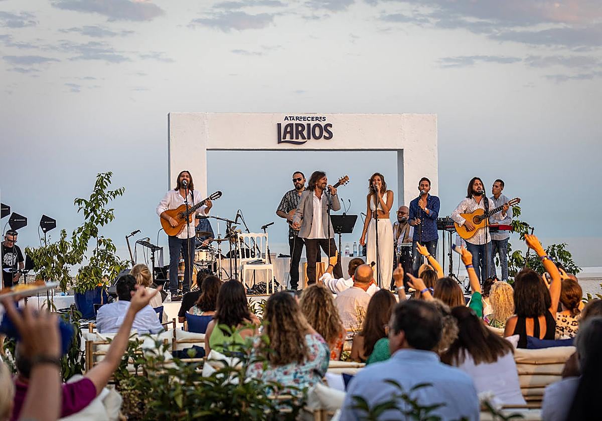 Actuación de Antonio Carmona en el ciclo Atardeceres Larios.