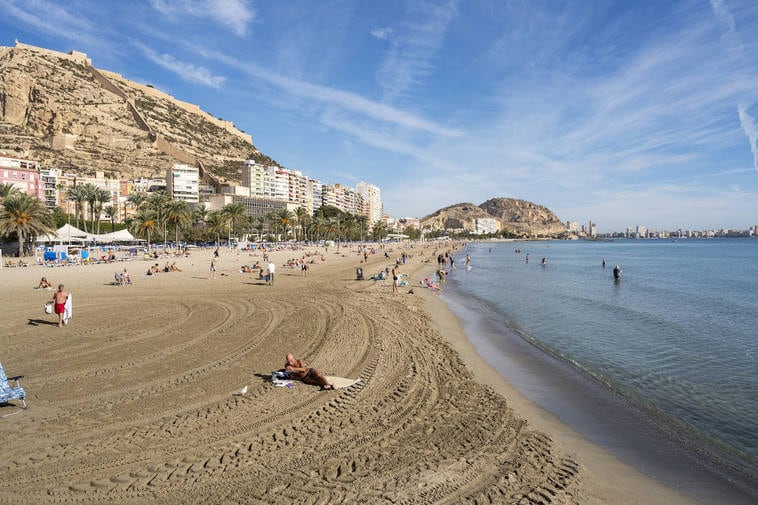 Playa del Postiguet de Alicante.