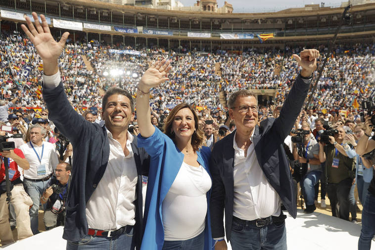 Feijóo pide desde Valencia el apoyo de los votantes de Vox, Cs y PSOE