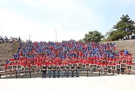 Foto de familia de hogueras y barracas con ocasión de las paellas de este domingo.