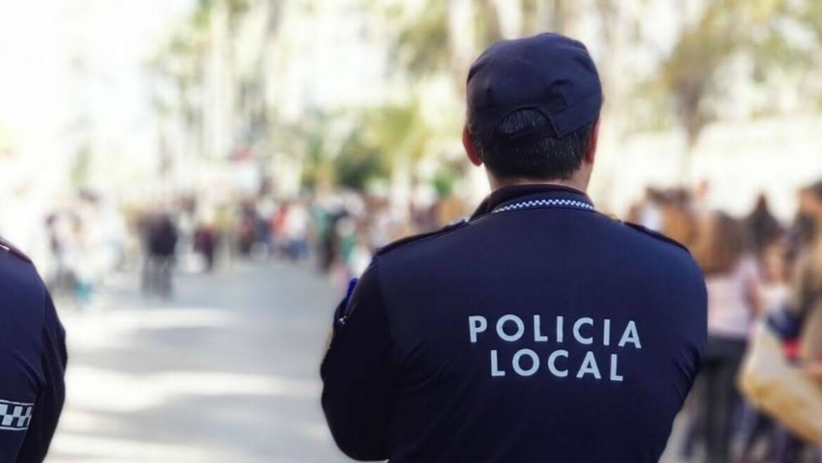 Imagen de archivo de un policía local de Elche.