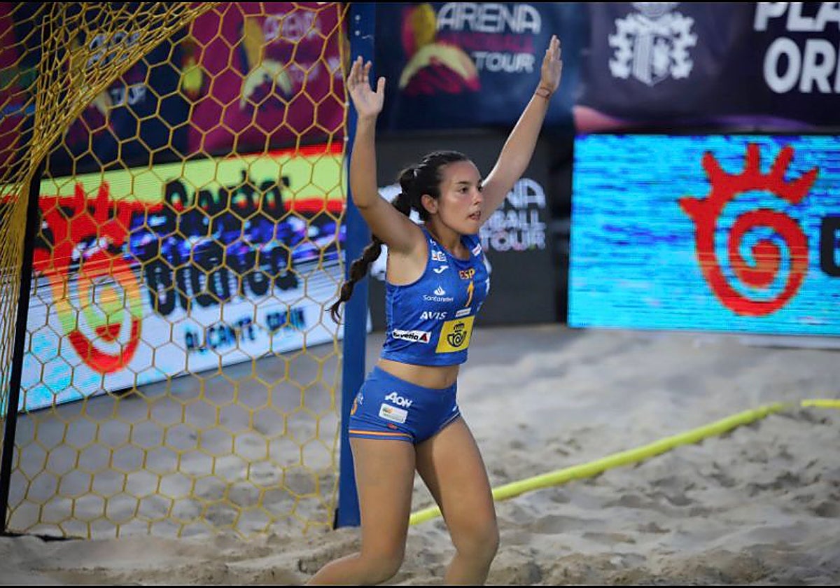 La portera alicantina Paula Quiles