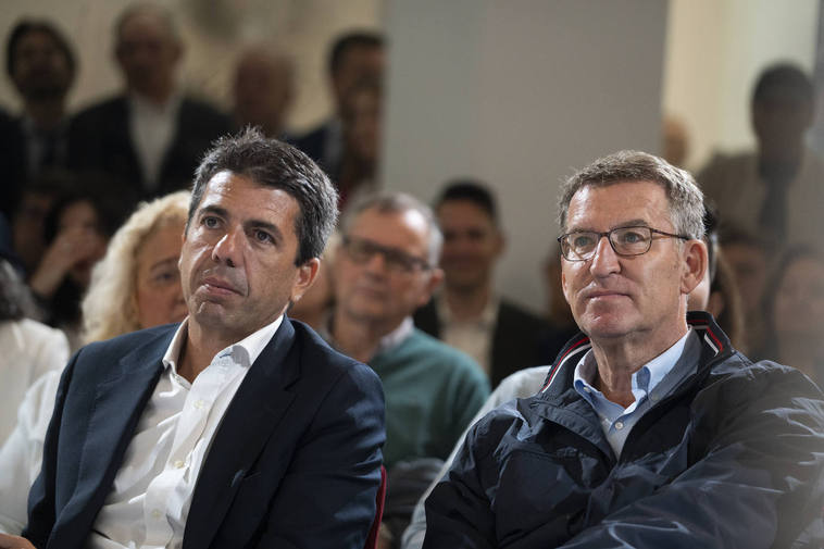 El candidato del PPCV a presidir la Generalitat, Carlos Mazón, y el presidente del PP, Alberto Núñez Feijó, durante un acto en Valencia.