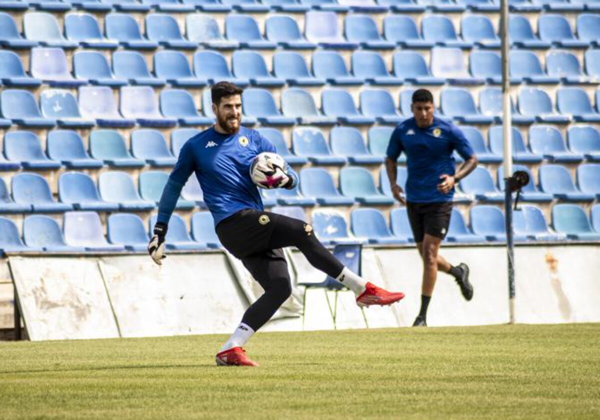 Carlos Abad, durante un entrenamiento en el Rico Pérez