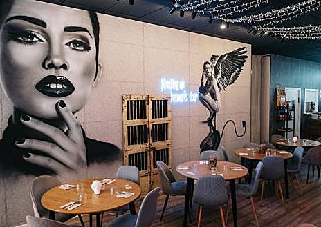 Imagen secundaria 1 - IInterior del restaurante 'Rice & Bones'. 