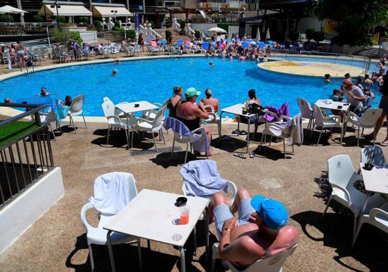 Hoteles de Benidorm se ofrecen a sus clientes para recibir el voto por correo en el alojamiento turístico