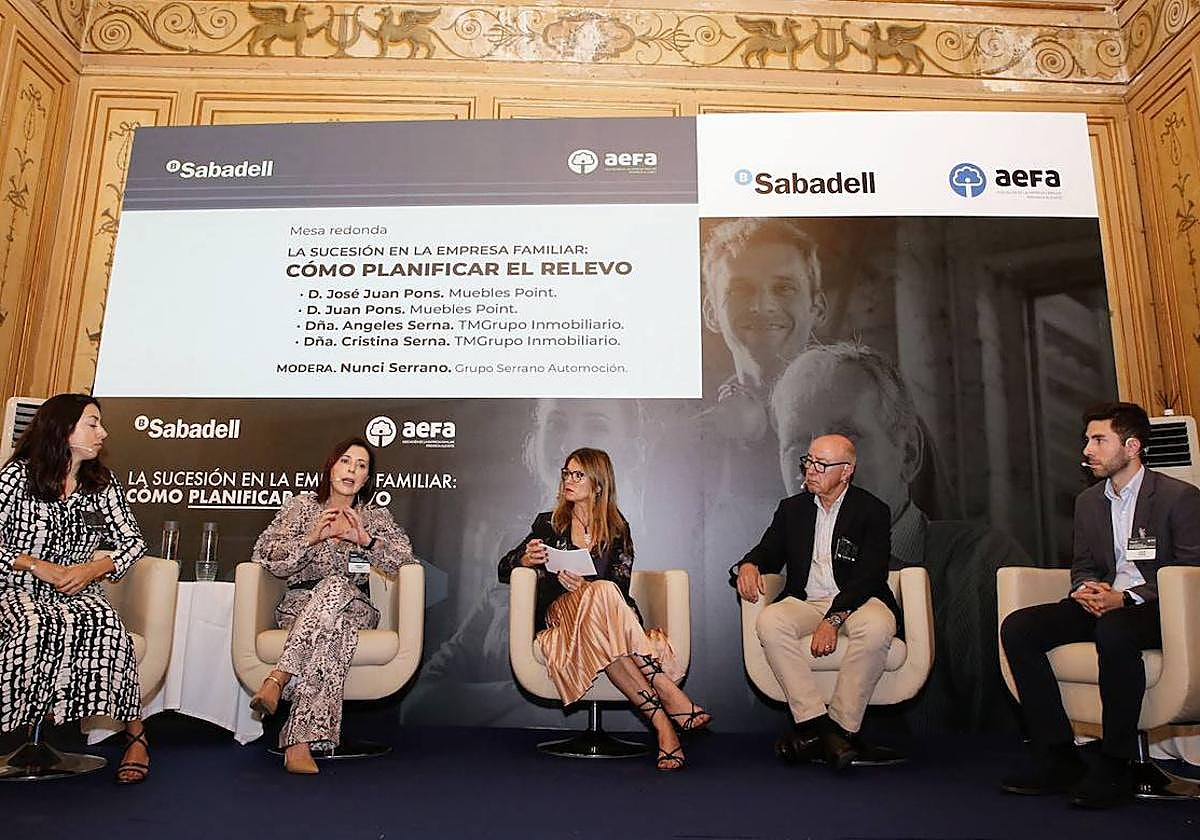 Mesa redonda en la jornada sobre sucesión en la empresa familiar de AEFA y Sabadell.