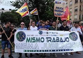 Concentración de la Plataforma por una Jubilación Digna en Alicante.